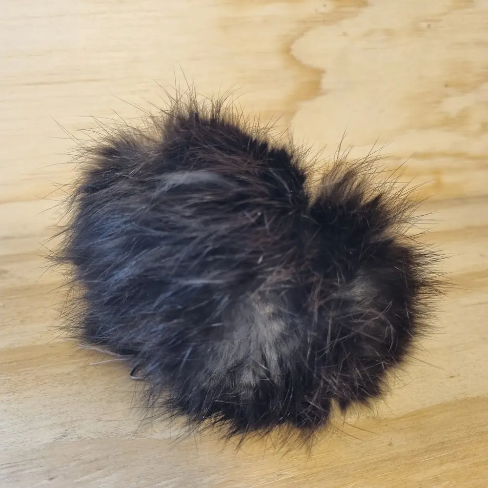 Sort puf af kaninskind